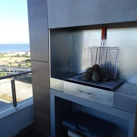 Beautiful River View Apartment Lisbon
